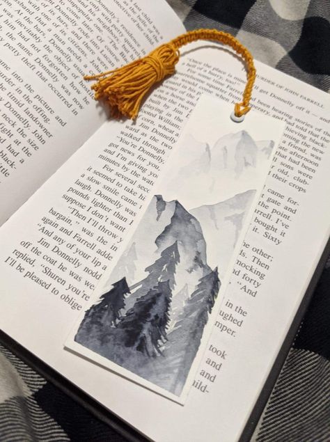 Watercolor mountain bookmark. Checkout my instagram for more. ByKateKurt Watercolor Mountain Bookmark, Bookmark Mountain, Mountains Bookmark, Nature Bookmark, Bookmark Watercolor, Mountain Watercolor, Cool Bookmarks, Art Painting Landscape, Bookmarks Diy