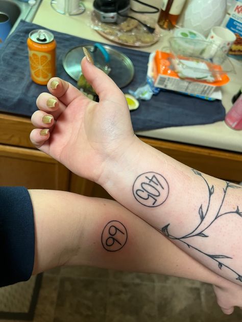 Anime Tattoos For Best Friends, Hunter C Hunter Tattoo, Small Matching Anime Tattoos, Small Hxh Tattoo, Simple Hxh Tattoo, Matching Anime Tattoos For Couples, Anime Inspo Tattoo, Killua Inspired Tattoo, Simple Hunter X Hunter Tattoo