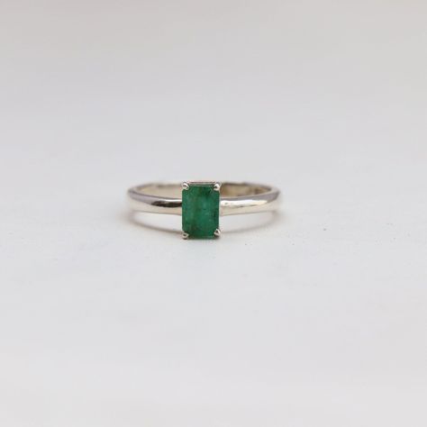 White Gold And Emerald Ring, Emerald And Silver Ring, Silver Ring Green Stone, Silver Green Ring, Emerald Engagement Ring Green Silver, Green Silver Ring, Green And Silver Ring, Emerald Silver Engagement Ring, Silver Emerald Engagement Ring