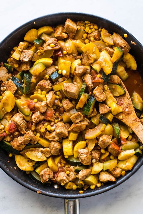 Summer Squash And Chicken Recipes, Squash Zucchini Chicken Recipes, Chicken And Summer Squash, Chicken Stir Fry With Zucchini And Squash, Lemon Herb Chicken With Zucchini And Squash, Chicken Squash, Zucchini Corn, Easy Vegetable Recipes, Squash Zucchini