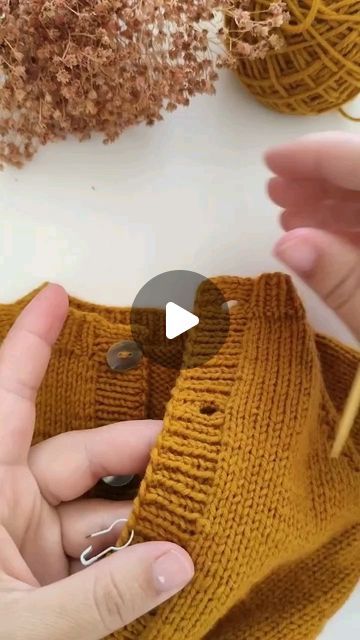 Sweater Knitting Tutorial, Sweater And Cardigan, Knitting Basics, Big Hug, Big Hugs, Knitting Tutorial, Knitwear Design, Knitting Techniques, Knitting Inspiration