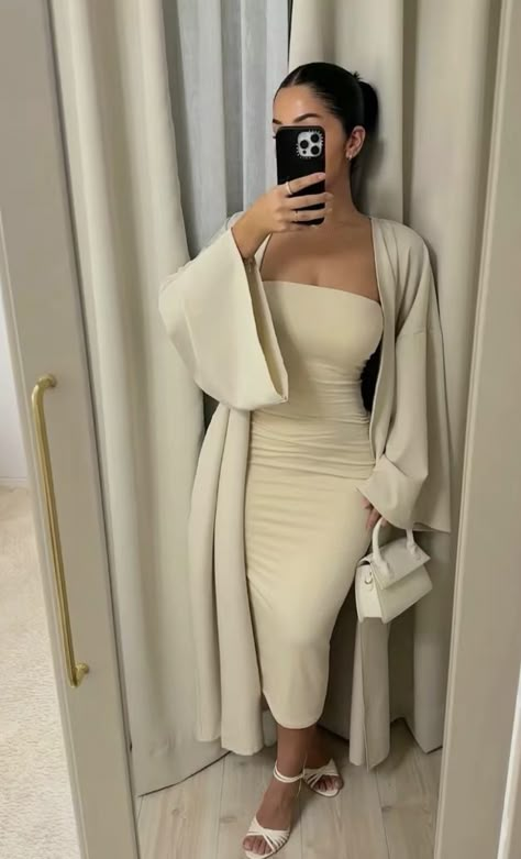 Layered Jackets, Cute Professional Outfits, Mode Zara, Elegant Outfit Classy, Modesty Outfits, Chic Boots, Fall Fashion Inspiration, Mode Abaya, Looks Party