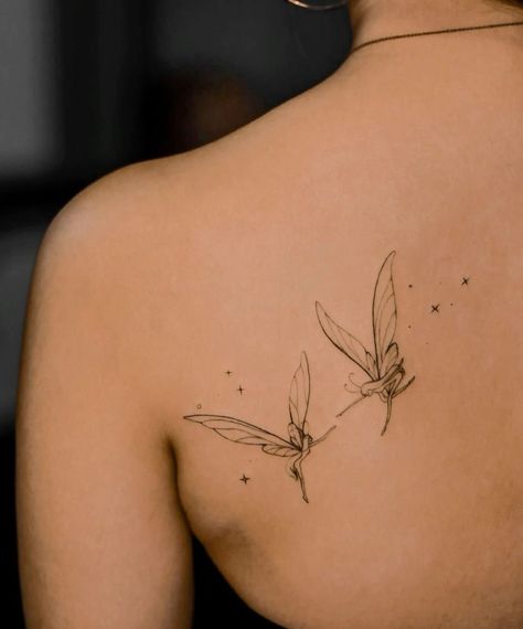 Back Tattoo Shoulder, Fairy Tattoos For Women, Tattoo Design Fine Line, Small Fairy Tattoos, Tattoos On Shoulder, Cute Disney Tattoos, Feminine Shoulder Tattoos, Fairy Tattoos, Cat Tattoo Ideas