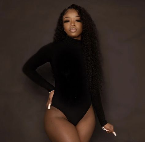 Black Bodysuit Birthday Photoshoot, Bodysuit Photoshoot Ideas Birthday, Black Bodysuit Photoshoot, Brown Photoshoot Ideas, Photoshoot Bodysuit, Confidence Photoshoot, 19 Photoshoot, Body Suit Photoshoot, Bodysuit Photoshoot Ideas