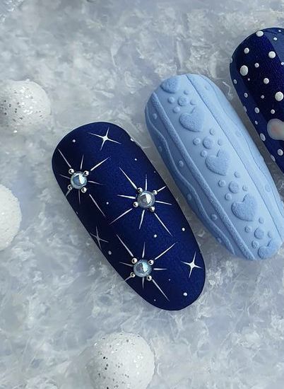 Winter Vibe Nails, Cristhmas Nails, Nails Blue Winter, Blue Xmas Nails, Winter Nails Diy, Christmas Nails Blue, Art Inspiration Creative, Blue Winter Nails, Creative Tattoo Ideas