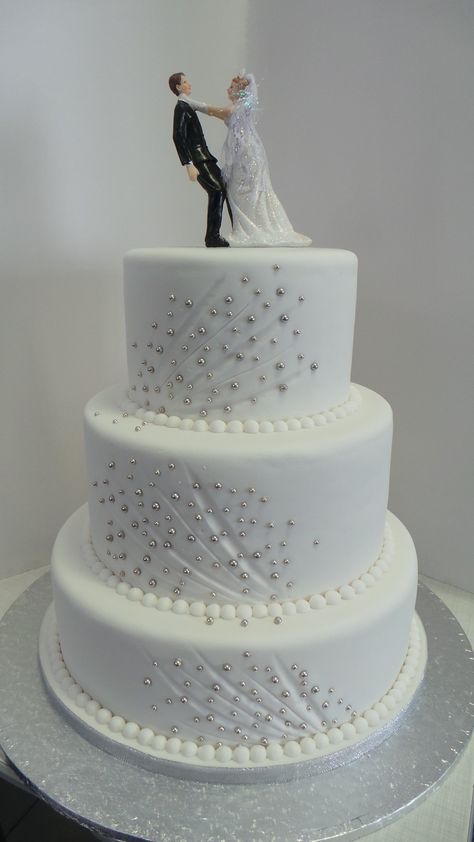 Wedding Cake Simple Elegant, Fancy Wedding Cakes, Fondant Cake Designs, 3 Tier Wedding Cakes, Fondant Wedding Cakes, Wedding Anniversary Cake, Amazing Wedding Cakes, White Wedding Cakes, Simple Wedding Cake