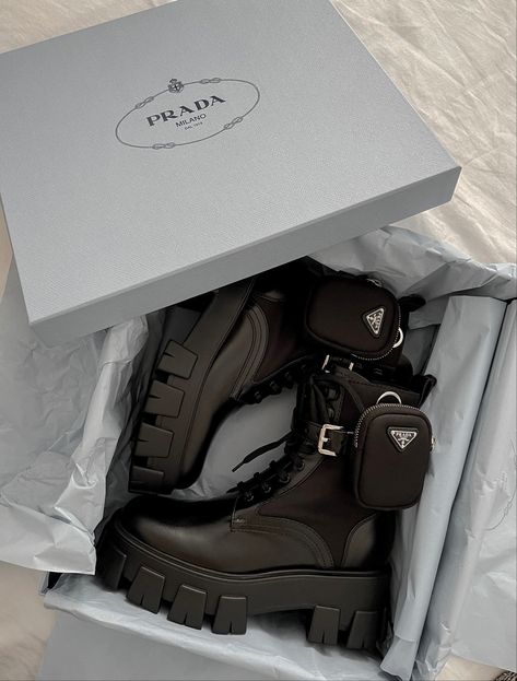 Prada Monolith Boots 💫 #pradaboots #prada #platformboots #monolith Prada Monolith Boots, Prada Aesthetic, Shoe Inspo, Aesthetic Shoes, Mode Inspo, Prada Shoes, Dream Shoes, Trendy Shoes, New Classic