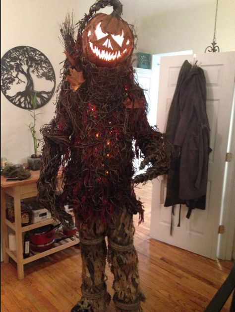 Scary pumpkin costumes Pumpkin Man Halloween Decoration, Creepy Pumpkin Costume, Pumpkin Scarecrow Costume, Scarecrow Costume Scary, Creepy Scarecrow Costume, Scary Halloween Costumes For Men, Scary Pumpkin Costume, Evil Scarecrow, Scary Scarecrow Costume