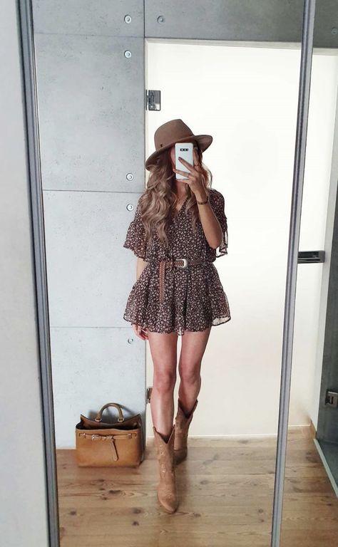 Autumn Date Outfit, Botas Cowboy, Outfit Botas, Animal Print Outfits, Fall Transition Outfits, Outfit Night, Date Outfit, Transition Outfits, Fall Transition