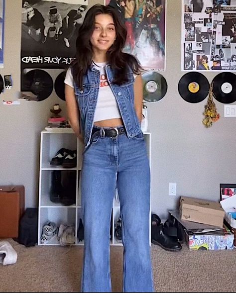 70s Denim Aesthetic, 80s Denim Vest Outfit, 90s Jean Vest Outfit, 80s Denim Outfit Women, Rockstar Gf Everyday Outfit, Demin Vest Outfits 90s, Jean Vest Outfits 70s, 80s Outfits Jeans, 70s Denim Vest Outfit