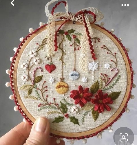 Hand Embroidery Christmas, Diy Hand Embroidery, Christmas Embroidery Patterns, Embroidery Christmas, Basic Embroidery Stitches, Felt Embroidery, Embroidery Materials, 자수 디자인, Sewing Embroidery Designs