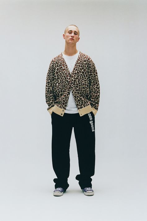 Boy Ootd, Hawiian Shirts, Spring Layering, Leopard Outfits, Jack Harlow, Leopard Jacket, Leopard Print Cardigan, Punk Inspiration, Converse Sneakers