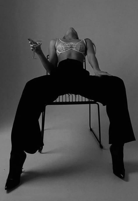 Model Aesthetic Black And White, Edgy Shoot Ideas, Women Suit Photography, Women Chair Poses, Female Body Photoshoot Ideas, Edgy Bouidor Photography, Short People Poses, Strong Woman Photoshoot, Black Silk Aesthetic