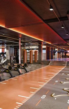 Gym Room Luxury, Gym Ceiling Design Ideas, Commercial Gym Design Interiors, Best Gym Design, Gym Ideas Design Commercial, Luxury Gym Interior, Gym Ideas Design, Sport Club Design, Gym Home Ideas