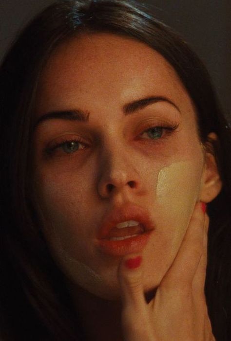 Romantic Bf, Megan Fox Jennifer's Body, Jennifer's Body Aesthetic, Jennifer Check, Jennifer's Body, Pretty When You Cry, Elegant Feminine, The Void, Body Makeup