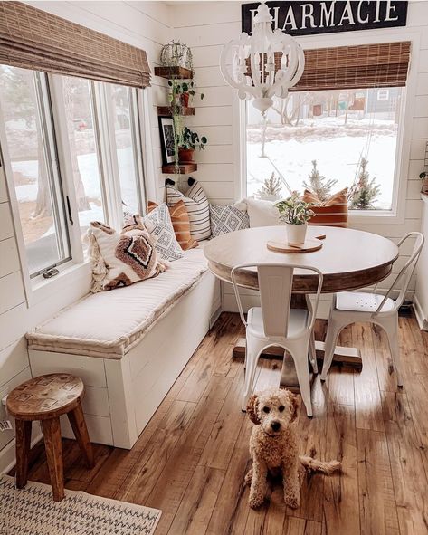 Kitchen With Reading Nook, Barstools With Oak Cabinets, Small Cottage Breakfast Nook, Cozy Kitchen Dining Room Combo, Eating Area Off Kitchen Cozy, Small Kitchen With Dining Area Layout, Small Kitchen Dining Ideas Layout, Picnic Table In Kitchen, Small Morning Room Off Kitchen Ideas