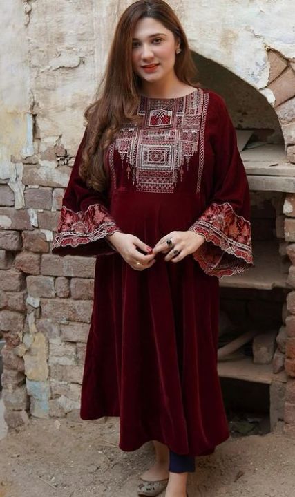 Velvet Short Frocks Pakistani, Velvet Short Frock Design, Velvet Long Frock, Lohri Outfits, Punjabi Clothes, Eastern Clothes, Velvet Pakistani Dress, Fancy Dress Material, Velvet Suit Design