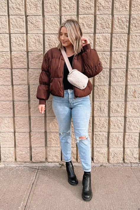 winter outfit inspo - brown puffer jacket and straight leg jeans Sherpa Jean Jacket Outfit, Puffer Jacket Winter Outfit, Brown Puffer Jacket Outfit, Jacket Winter Outfit, Chelsea Boots Casual, Sherpa Belt Bag, Sherpa Jean Jacket, Brown Puffer Jacket, Puffer Jacket Outfit