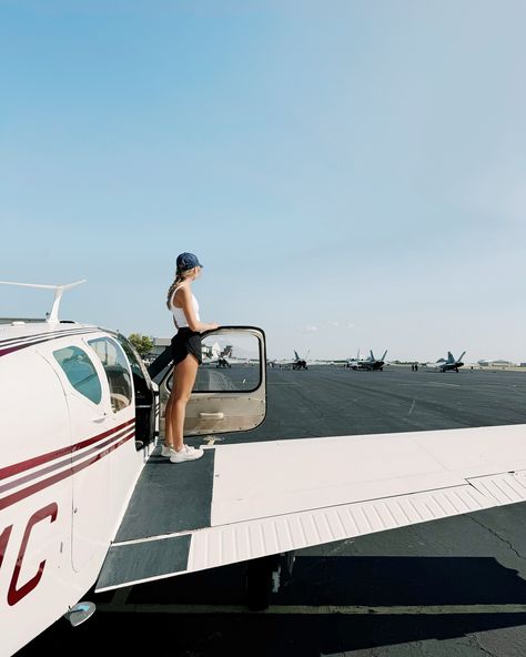 Flight School Graduation, Stevie Triesenberg, Same Time Next Year, Pilot Life, Airplane Style, Flight School, Female Pilot, Pics Ideas, Poker Face