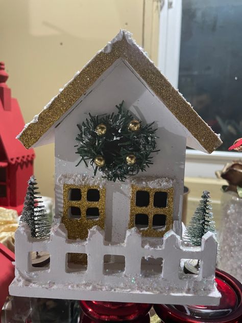 Diy Mini House, Gingerbread House Craft, Homemade Bird Houses, House Village, House White, Holiday Village, Craft House, White Christmas Decor, Navidad Diy