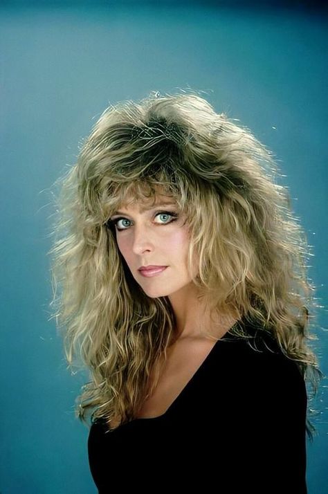 Fawcett Hair, Farrah Fawcet, 80s Hair, Farrah Fawcett, Big Hair, Classic Beauty, Hollywood Stars, Cortes De Cabello Corto, Cortes De Pelo