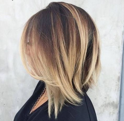 Balayage Hair Blonde Short, Shoulder Length Bob Haircut, Tan Skin Blonde Hair, Balayage Blond, Balayage Hair Dark, Model Fitness, Long Bob Haircuts, Lob Haircut, Ombré Hair