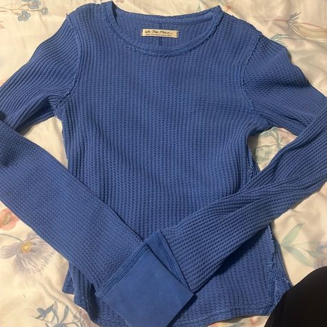 Never Worn, Long Sleeve Waffle, Net Blue, Free People Shirt. Size Small Long Sleeve Tops Aesthetic, Cute Long Sleeve Tops, Cute Long Sleeve Shirts, 2000s Stuff, Long Sleeve Shirt Pattern, Poshmark Clothes, Bodycon Dress Homecoming, Coastal Fashion, Free People Shirt