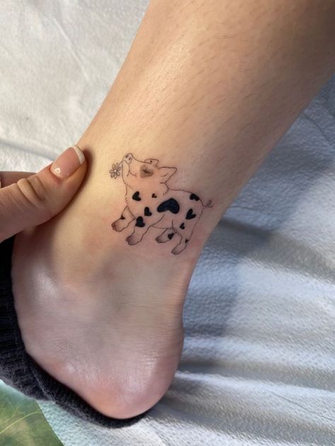 Cute Piggy Tattoos, Mini Pig Tattoo, Pig Tattoos For Women, Pig Tattoo Cute, Cute Pig Tattoo Ideas, Little Pig Tattoo, Small Pig Tattoo, Piggy Tattoos, Cute Pig Tattoo