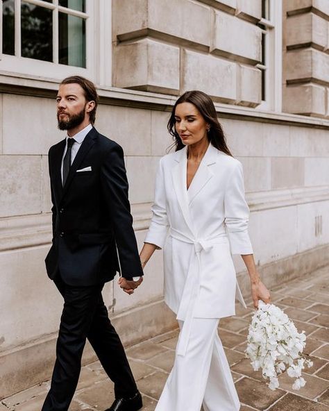 Civil Wedding Winter, White Blazer Dress Wedding, Winter Civil Wedding Outfit, Civil Marriage Outfit, Civil Wedding Outfit The Bride, Court House Wedding Outfit, Tomboy Wedding Outfit, City Hall Wedding Outfit, Courthouse Marriage