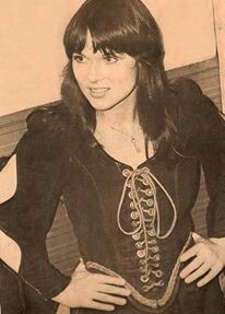 ~... now, with her amazing sister Nancy, Ann Wilson of Heart looks back on a year to remember – and an outlook for the future that ‘heart-ily’ refuses to miss a beat. Annie Wilson, Heart Sisters, Nancy Wilson Heart, Wilson Sisters, Rock Women, 1970s Music, Ann Wilson, Nancy Wilson, Linda Ronstadt