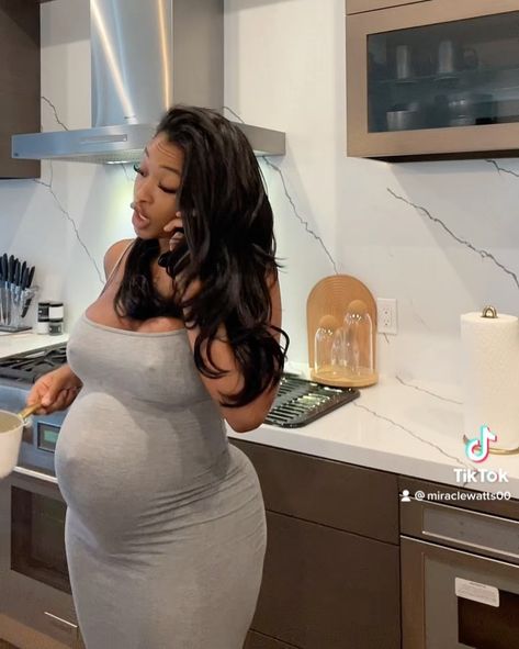 Miracle Watts Pregnant, Baby Mama Outfits, Pretty Pregnant Outfits, Cute Pregnant Outfits, Pregnant Baddie, Cute Pregnancy Outfits, Miracle Watts, Notti Osama, Pregnant Outfits