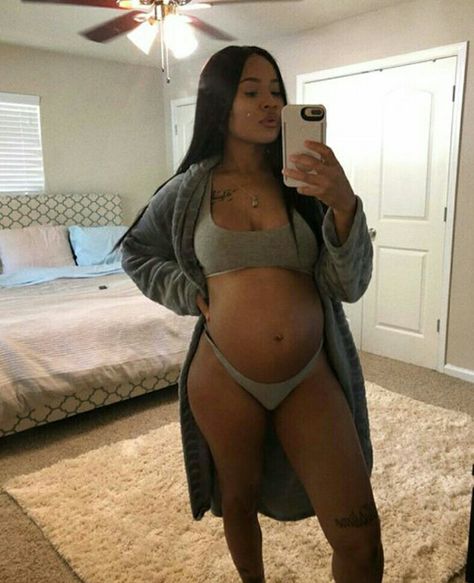 Pinterest: @NissaDaDon Whatsapp Logo, Pregnancy Belly Photos, Cute Pregnancy Pictures, Mommy And Baby Pictures, Belly Photos, Pregnancy Goals, A Pregnant Woman, Pretty Pregnant, Moms Goals