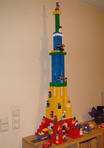 Duplo building - Eiffel Tower - PDF Instructions Lego Tower Ideas, Simple Lego Ideas, Lego Tower, Duplo Ideas, Lego Challenge, Lego Education, Lego Club, Construction Lego, Lego Boards