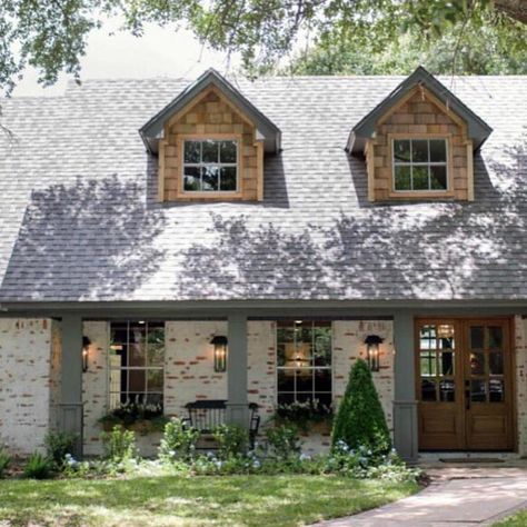 Painted brick has always been a favorite...but German Mortar Smear takes things to a new level❤️. #realtortonia #realestate #germansmear #itsamortarthing @joannagaines German Smear Brick, German Smear, Painted Brick, Farmhouse Exterior, Joanna Gaines, Exterior Brick, Brick House, The Ranch, Ranch House