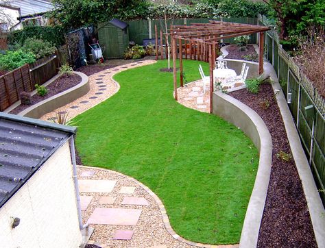 700x535gardendesign_curved garden Irregular Shaped Garden Design, Curvy Garden Design, Eatable Garden, Circular Garden Design, Backyard Garden Design Ideas, Small Courtyard Garden, City Backyard, Courtyard Garden Design, Paving Garden