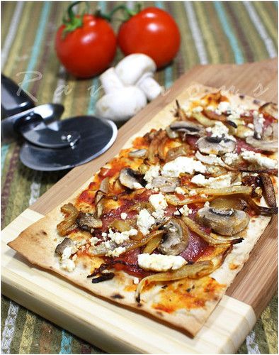 Lavash Flatbread Pizza, Lavosh Recipe, Lavash Bread Pizza, Lavash Pizza, Lavash Bread Recipe, Lavash Recipes, Lavash Flatbread, Flatbread Pizza Recipe, Flatbread Pizzas