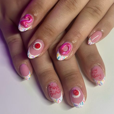 Birthday Cake Nails Design, Ballon Nails, Birthday Themed Nails, Frosting Nails, 21 Birthday Nails, Fun Birthday Nails, Birthday Cake Nails, Cake Nail Art, Cake Nails