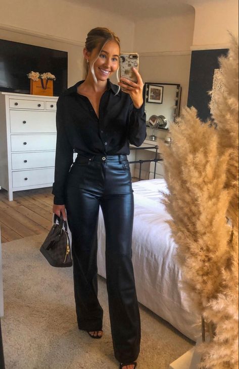 Elegantes Party Outfit, Lederhosen Outfit, Elegantes Outfit Damen, Leather Pants Outfit, Outfit Chic, Populaire Outfits, Elegante Casual, Stylish Work Outfits, Ținută Casual