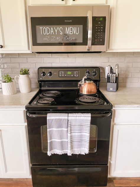 Microwave Decals, Cricut Help, Kitchen Vinyl, Todays Menu, Kitchen Dinning, Vinyl Ideas, Cute Kitchen, Vinyl Projects, Double Wall Oven