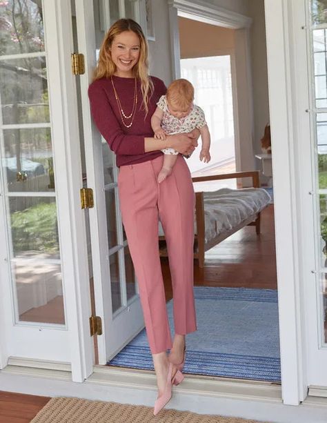 Light Pink Slacks Outfit, Dusty Pink Trousers Outfit, Rose Trousers Outfit, Dusty Rose Outfit Color Combos, Dusty Rose Pants Outfit, Dusty Pink Pants Outfit, Rose Pants Outfit, Dusty Pink Outfit, Dusty Rose Outfit