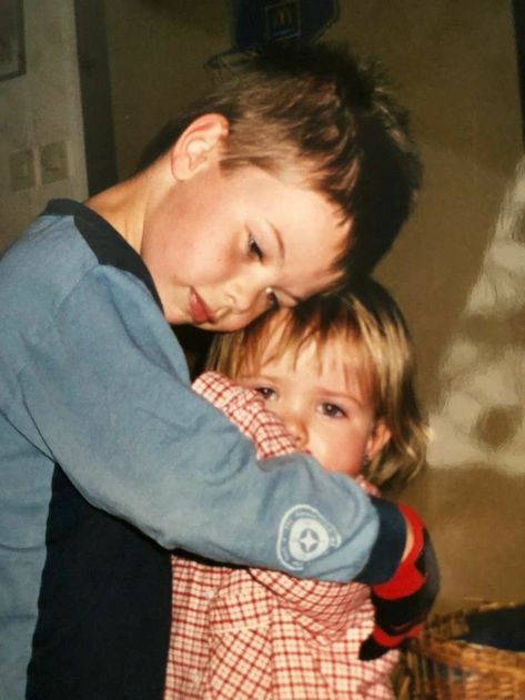 Twin Aesthetic, Brother Sister Photos, Highway Men, Big Brother Little Sister, Happy 23rd Birthday, Sisters Goals, Siblings Goals, Sister Pictures, Chloe Walsh