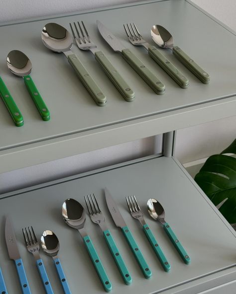 Sabre new colors 🩷💛💚🩵🧡 Shop via link #sabreparis #cutlery #flatware #tableware #spring #springsummer #tablesetting #homedecor Aesthetic Cutlery, Flatware, New Color, Dinnerware, Table Settings, Apartment, Tableware, Quick Saves, Color