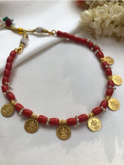 Coral Beads Jewellery Indian, Simple Diamond Necklace Indian, Beads Jewellery Indian, Coral Beads Jewellery, Mangalsutra Designs Gold, Silver Coin Jewelry, Necklace For Kids, Indian Gold Jewellery Design, Engagement Saree