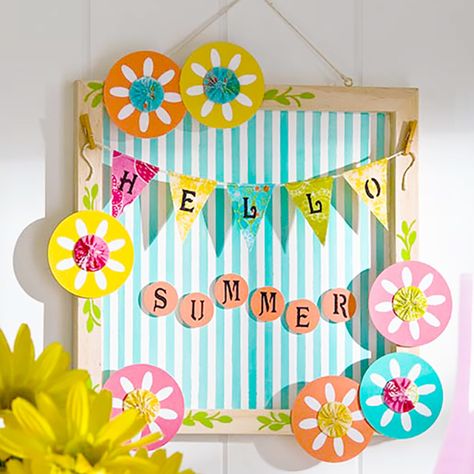 Diy Summer Decor, Birthday Bulletin, Mason Jar Candle Holders, Craft Painting, Apple Barrel, Summer Backyard, Easy Backdrops, Diy Summer, Creative Classroom