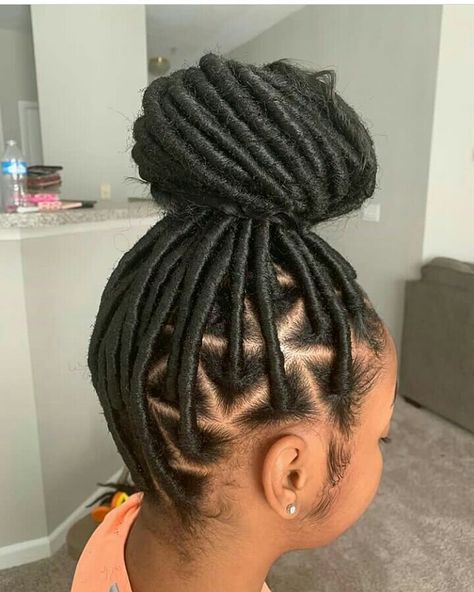 Image may contain: one or more people and closeup African Threading, African American Braided Hairstyles, Dread Hair, Updo Hairstyles Tutorials, Yarn Braids, Faux Locs Hairstyles, Goddess Locs, Hairdos For Short Hair, Appointments Available