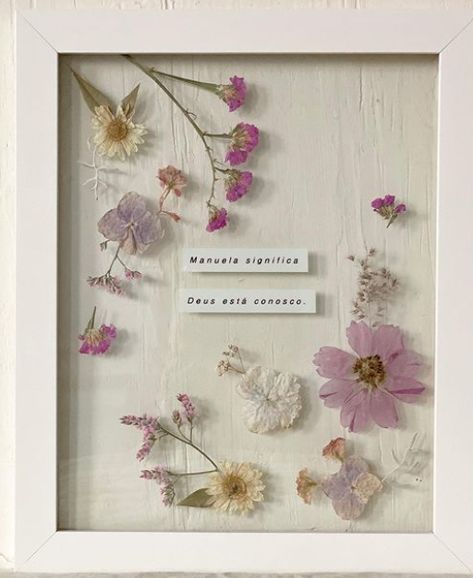 Diy Dried Flower Shadow Box Ideas, Pressed Flower Quotes, Dried Flower Canvas, Dried Flowers In Picture Frame, Picture Frame Flowers, Dried Flowers In Frame, Pressed Flower Art Picture Frames, Dried Flowers Frame, Flowers In Frame