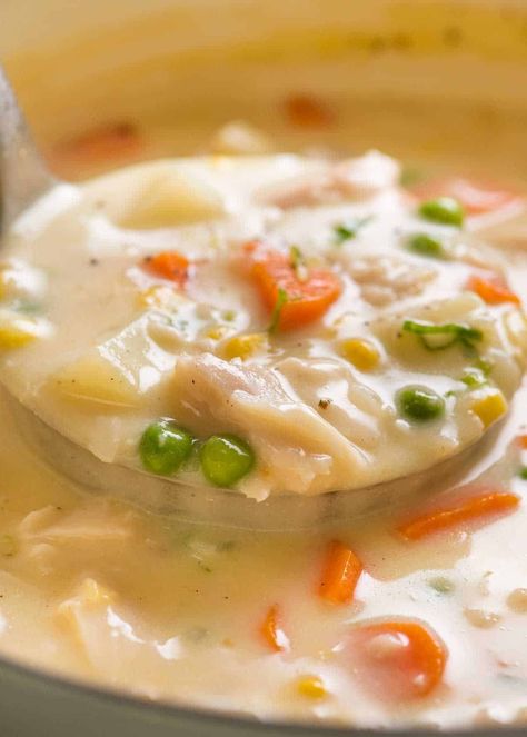 Ladling Fish Chowder Soup out of pot, fresh off the stove Fish Soups, Chicken Soup Slow Cooker, Asian Fish, Fun Boots, Fish Chowder, Chicken Pot Pie Soup, Pot Pie Soup, Chowder Soup, Easy Fish Recipes