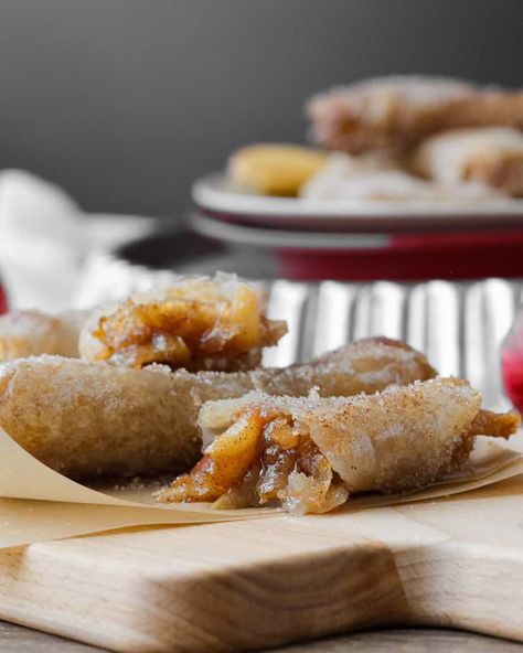 Apple Pie Spring Rolls In an Air Fryer Apple Pie Rice Paper Rolls Air Fryer, Rice Paper Apple Rolls, Apple Pie Rice Paper Rolls, Fruit Spring Rolls, Apple Pie Dumplings, Spring Roll Pastry, Rice Paper Recipes, Gf Treats, Fried Apple Pies