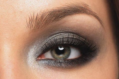 Grey Smokey Eye Makeup Grey Smokey Eye Makeup, Grey Smokey Eye, Smokey Eye Makeup Look, Grey Eyeshadow, Makeup For Older Women, White Eyeshadow, Smokey Eye Makeup Tutorial, Eye Makeup Looks, Black Eyeshadow