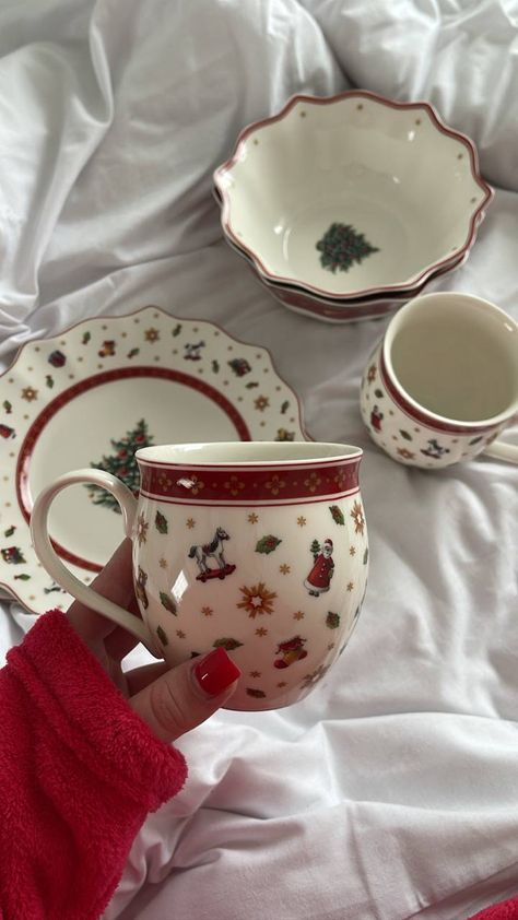 Aestethic Christmas, Christmas Pinterest Board, Villeroy & Boch Christmas, Gif Ideas, Decoration Pieces, Christmas Dreaming, Amazon Decor, Cosy Christmas, Aesthetic Decor